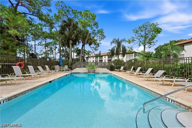 269 Deerwood CIR 14, Naples, FL 34113