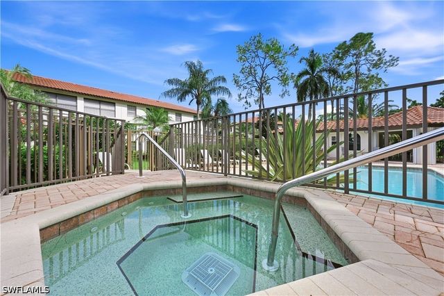 269 Deerwood CIR 14, Naples, FL 34113