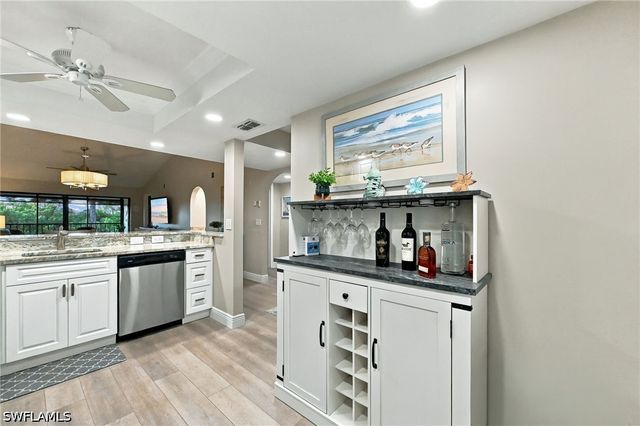 269 Deerwood CIR 14, Naples, FL 34113