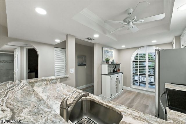 269 Deerwood CIR 14, Naples, FL 34113