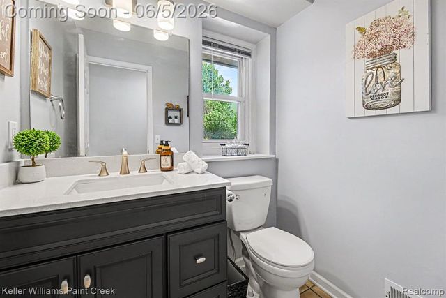 4447 Bentley Drive, Troy, MI 48098