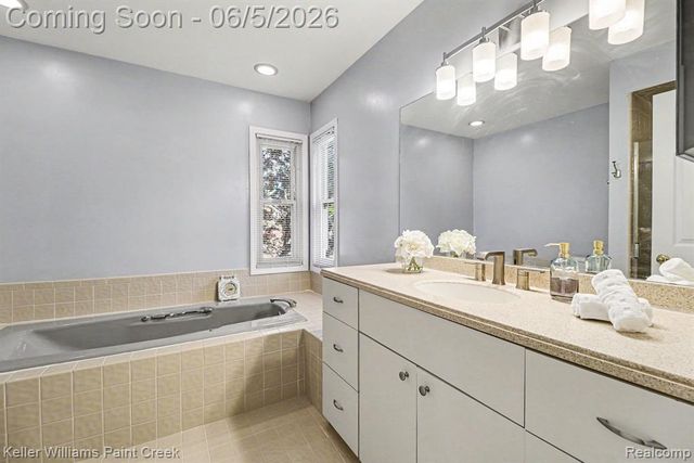 4447 Bentley Drive, Troy, MI 48098