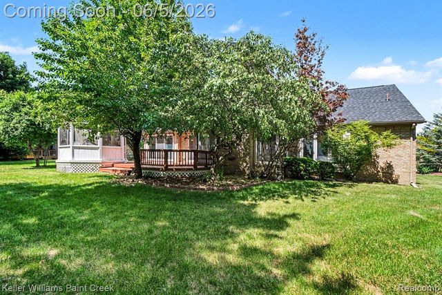 4447 Bentley Drive, Troy, MI 48098
