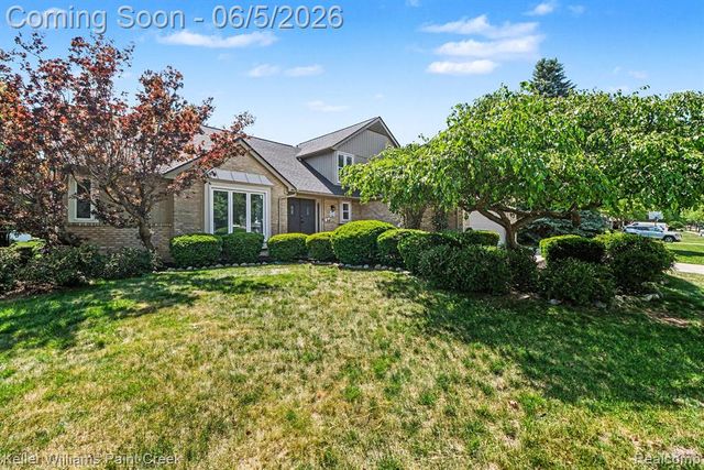 4447 Bentley Drive, Troy, MI 48098
