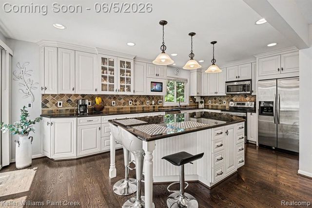 4447 Bentley Drive, Troy, MI 48098