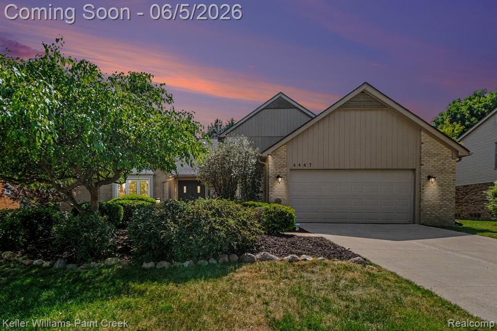 4447 Bentley Drive, Troy, MI 48098