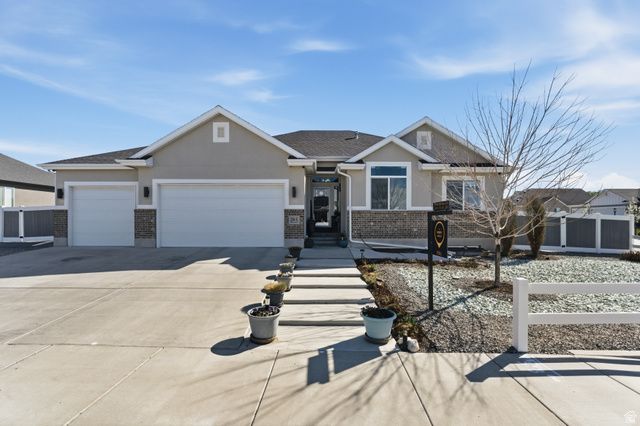 236 E BRIARWOOD LN, Stansbury Park, UT 84074