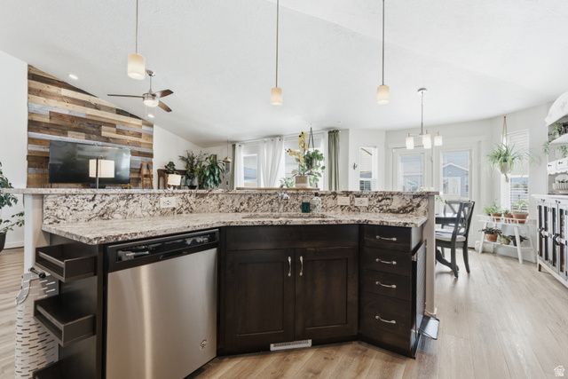 236 E BRIARWOOD LN, Stansbury Park, UT 84074