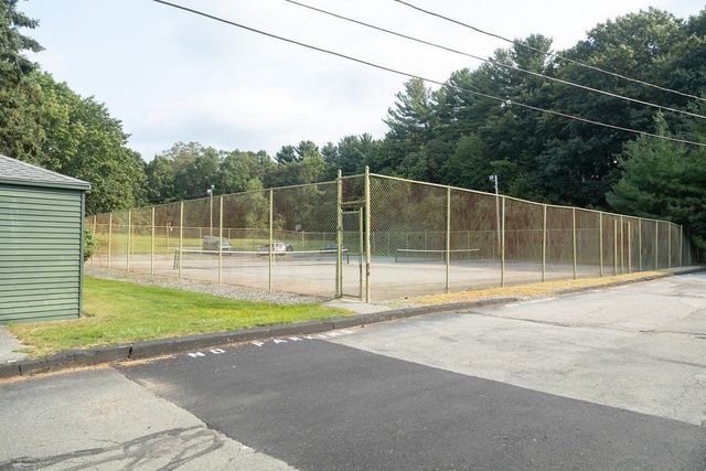 A2 Colonial Dr 5, Andover, MA 01810