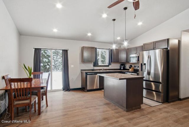 4922 W CHARLIES PL, Rathdrum, ID 83858