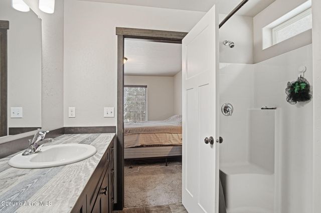 4922 W CHARLIES PL, Rathdrum, ID 83858