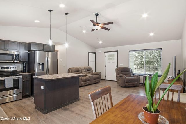 4922 W CHARLIES PL, Rathdrum, ID 83858