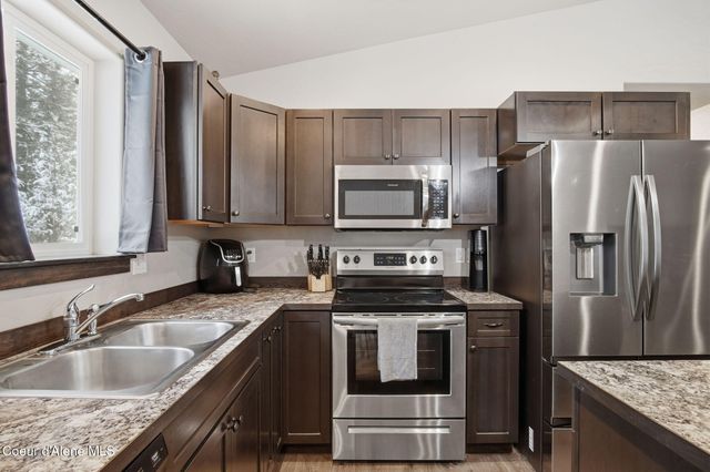 4922 W CHARLIES PL, Rathdrum, ID 83858