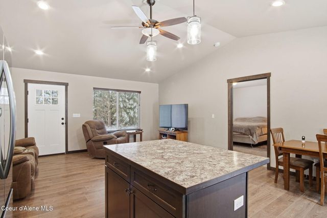 4922 W CHARLIES PL, Rathdrum, ID 83858