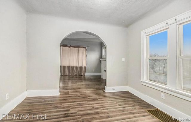 15457 Cloverlawn Avenue, Detroit, MI 48238