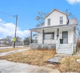 15457 Cloverlawn Avenue, Detroit, MI 48238