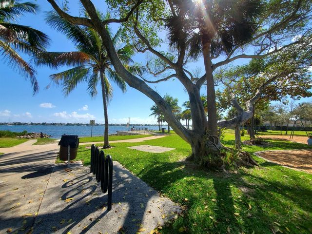 5409 N Flagler Drive, West Palm Beach, FL 33407