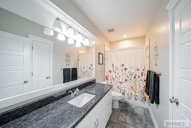 1678 Marsala Court, Ammon, ID 83401