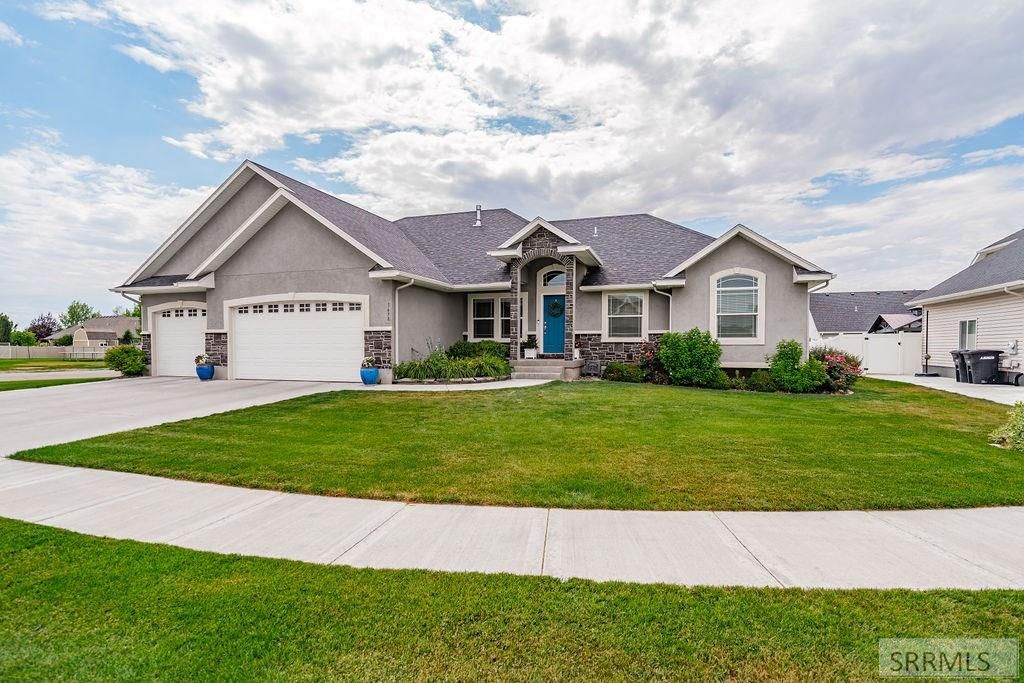 Image 3 of property listing at 1678 Marsala Court, Ammon, ID 83401