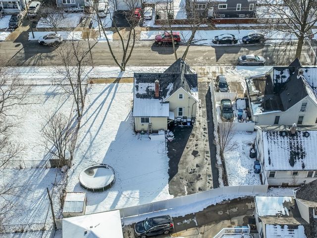 552 Simms Street, Aurora, IL 60505