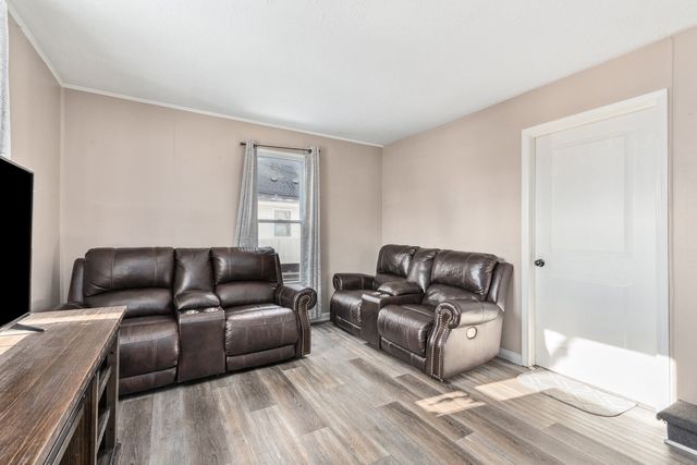 552 Simms Street, Aurora, IL 60505