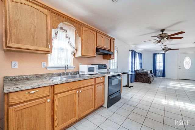 1906 Santa Rosa Street, Ozona, TX 76943