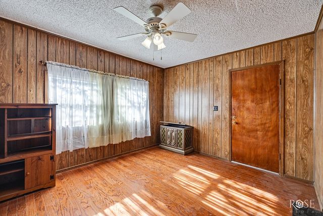 1906 Santa Rosa Street, Ozona, TX 76943