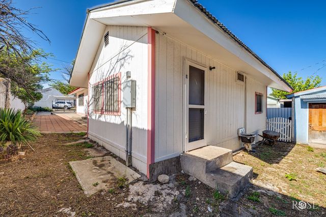 1906 Santa Rosa Street, Ozona, TX 76943