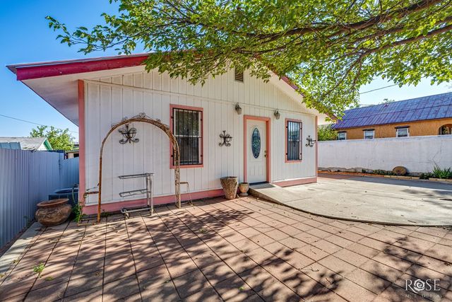 1906 Santa Rosa Street, Ozona, TX 76943