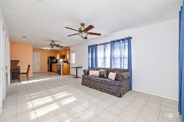 1906 Santa Rosa Street, Ozona, TX 76943