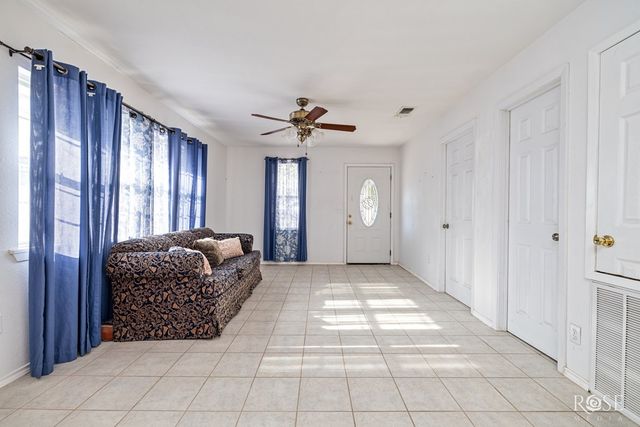 1906 Santa Rosa Street, Ozona, TX 76943