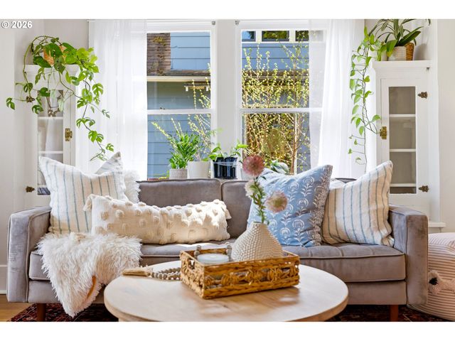 5725 Ne 32ND Pl, Portland, OR 97211