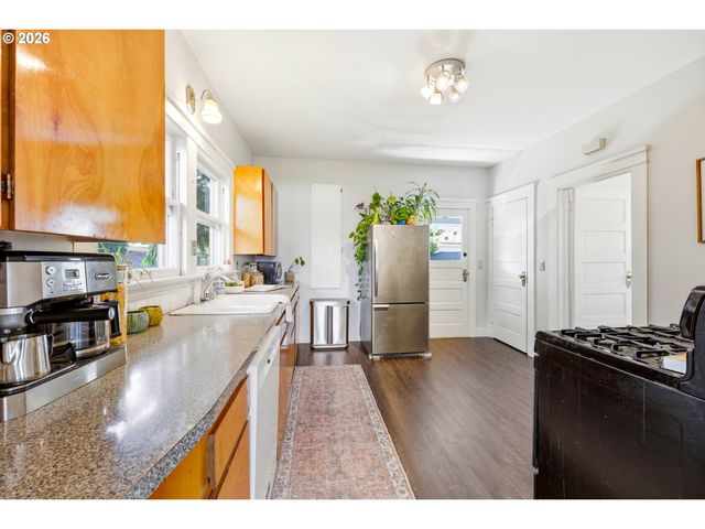 5725 Ne 32ND Pl, Portland, OR 97211