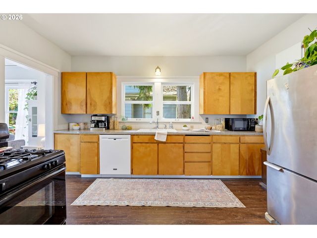 5725 Ne 32ND Pl, Portland, OR 97211