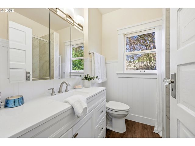 5725 Ne 32ND Pl, Portland, OR 97211