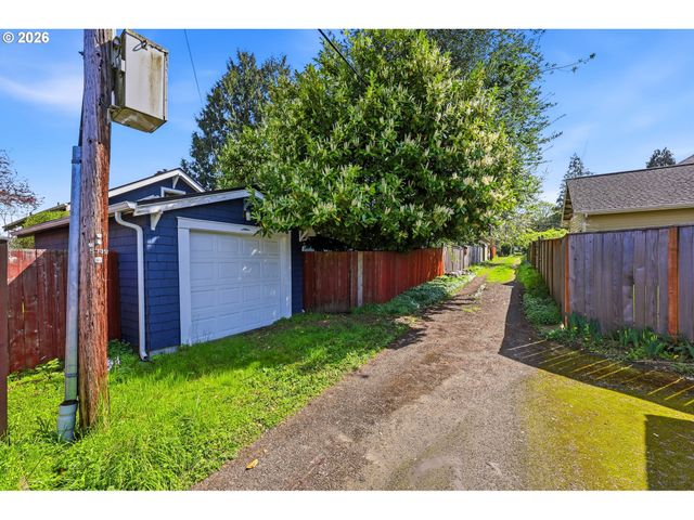 5725 Ne 32ND Pl, Portland, OR 97211