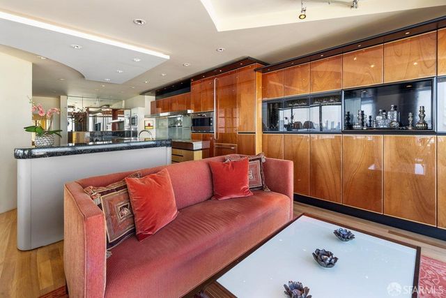 2200 Sacramento Street 1601, San Francisco, CA 94115