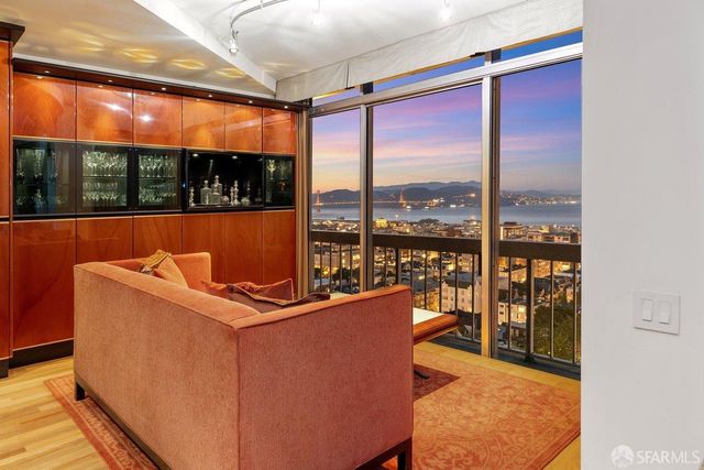 2200 Sacramento Street 1601, San Francisco, CA 94115