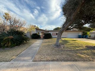 214 Shore Dr, Portland, TX 78374