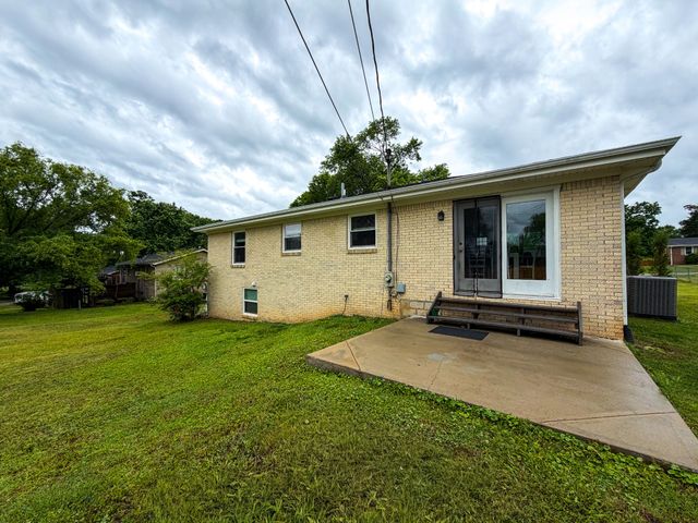 21 Larkspur Ave, Lebanon, TN 37090