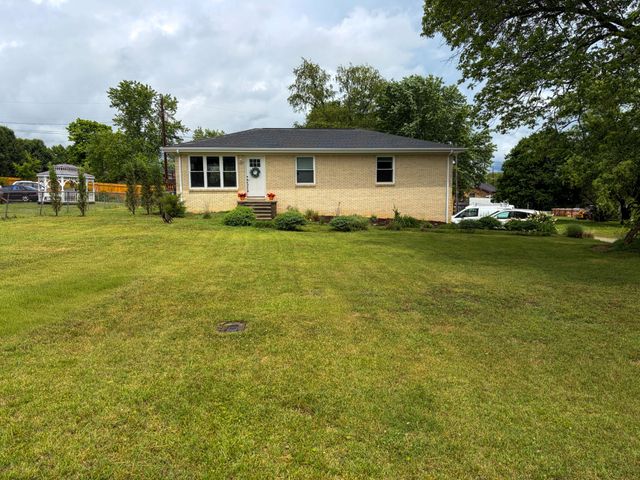 21 Larkspur Ave, Lebanon, TN 37090