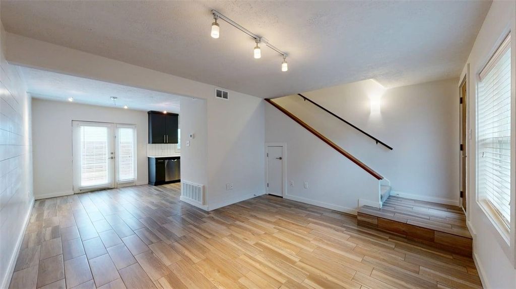 505 & 507, 500 & 502 Boyett & First Street A1-4, B 1-4, C1-4 & D1-4, College Station, TX 77840 — photo 2