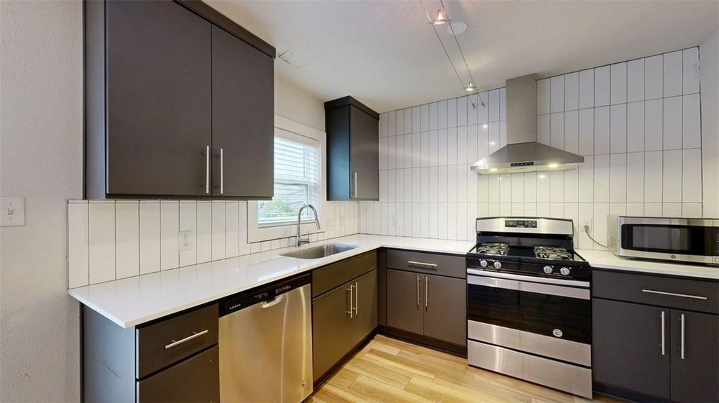 505 & 507, 500 & 502 Boyett & First Street A1-4, B 1-4, C1-4 & D1-4, College Station, TX 77840 — photo 4