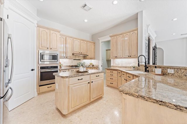911 Sandy Beach Drive, Conroe, TX 77304