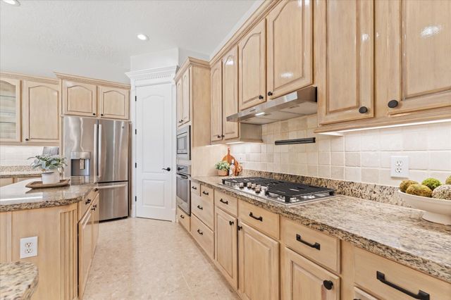 911 Sandy Beach Drive, Conroe, TX 77304