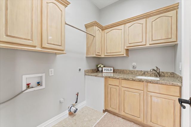 911 Sandy Beach Drive, Conroe, TX 77304