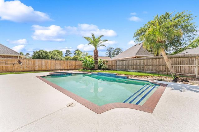 911 Sandy Beach Drive, Conroe, TX 77304