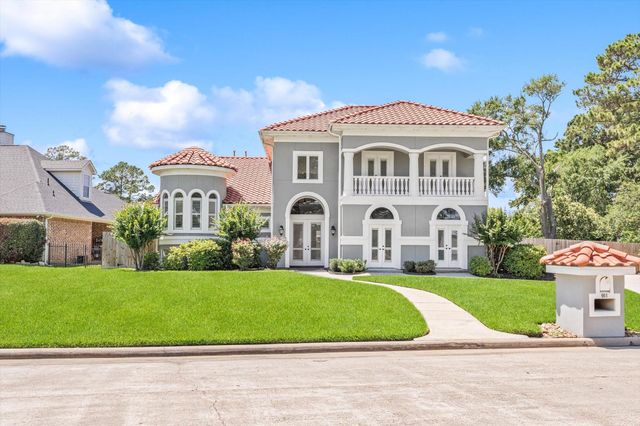 911 Sandy Beach Drive, Conroe, TX 77304