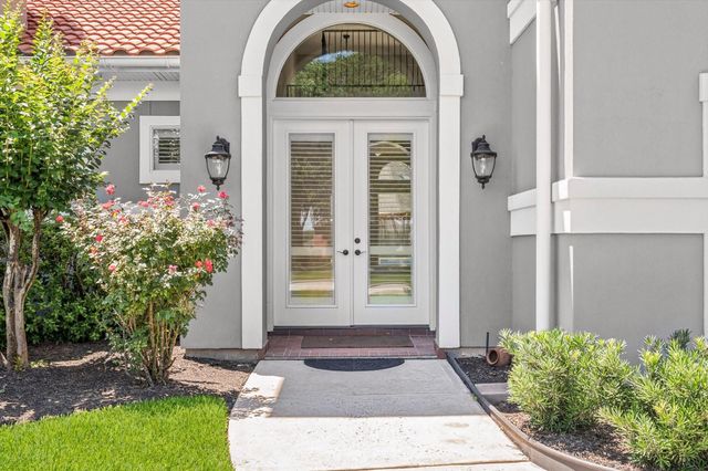 911 Sandy Beach Drive, Conroe, TX 77304