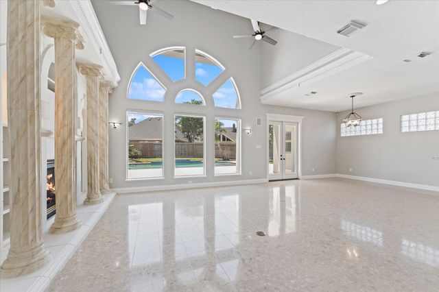 911 Sandy Beach Drive, Conroe, TX 77304